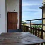 Lora Apartment Como