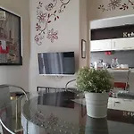Lora Апартаменты *