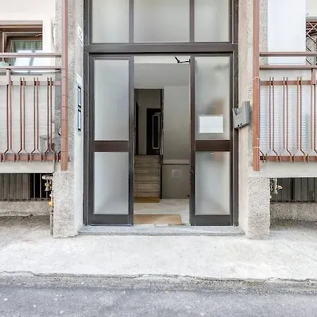 Lora Apartman *